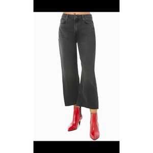 Wide leg cropped jeans